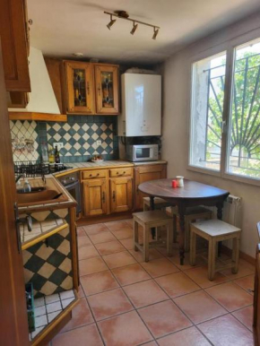 Maisonnette près du centre ville - 4 couchages dans le salon